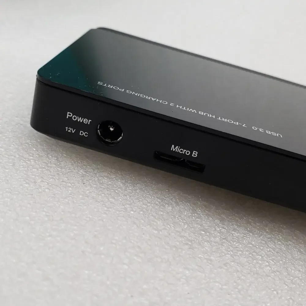 TP-Link USB 3.0 7-Port Data Hub with 2 Smart Charging Ports (UH720)